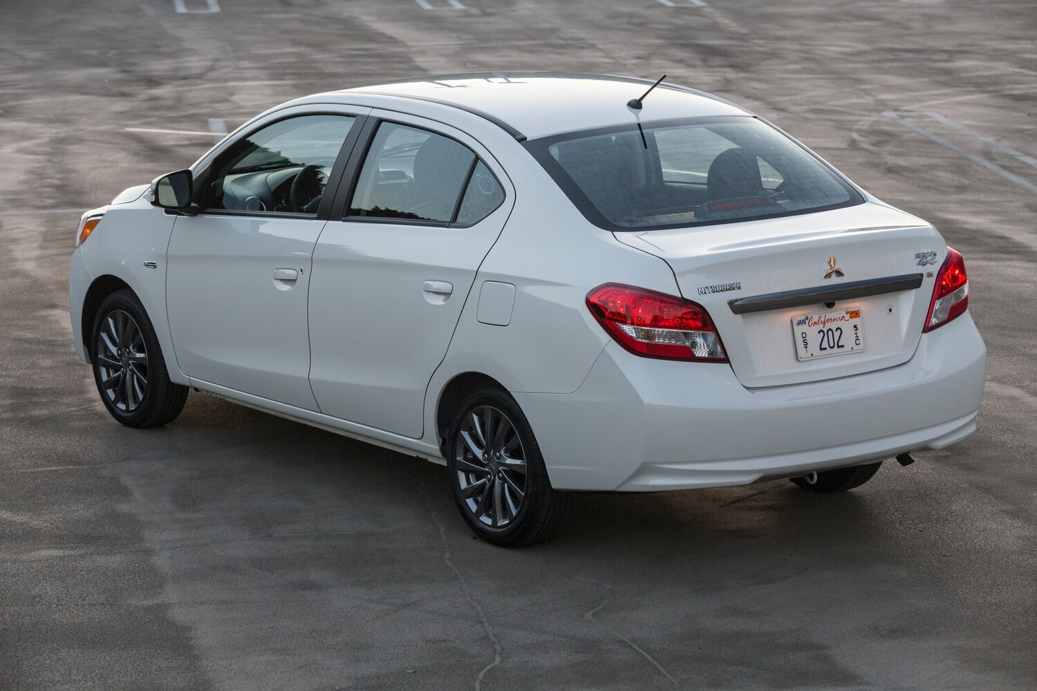 Mitsubishi Mirage VI Рестайлинг, 2015, фото 7