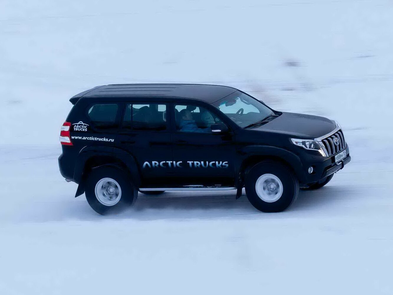 Toyota Land Cruiser Prado 150 Series Рестайлинг 1, 2015, фото 7