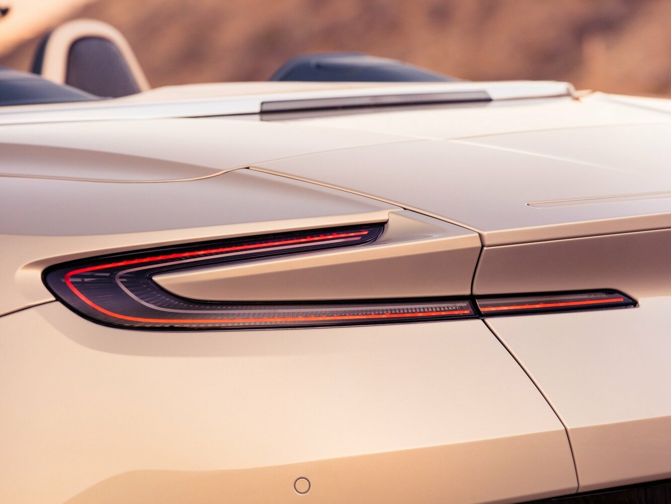 Aston Martin DB11 I, 2022, фото 11