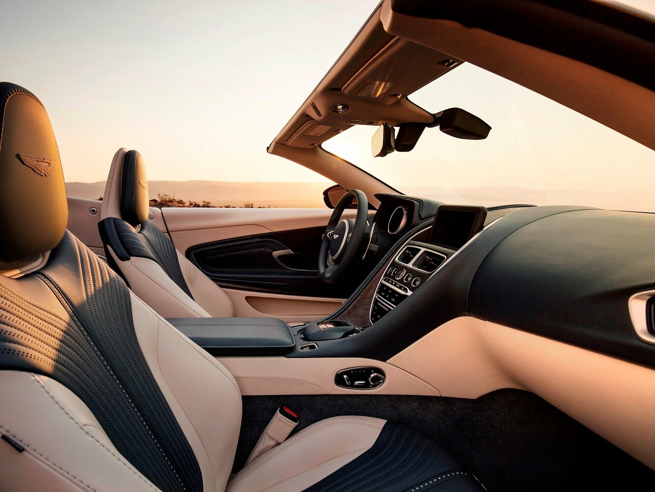 Aston Martin DB11 I, 2022, фото 2