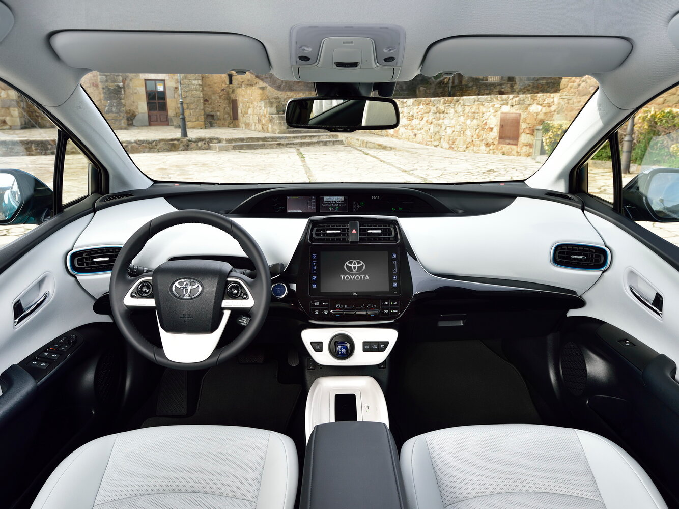 Toyota Prius IV (XW50), 2017, фото 3