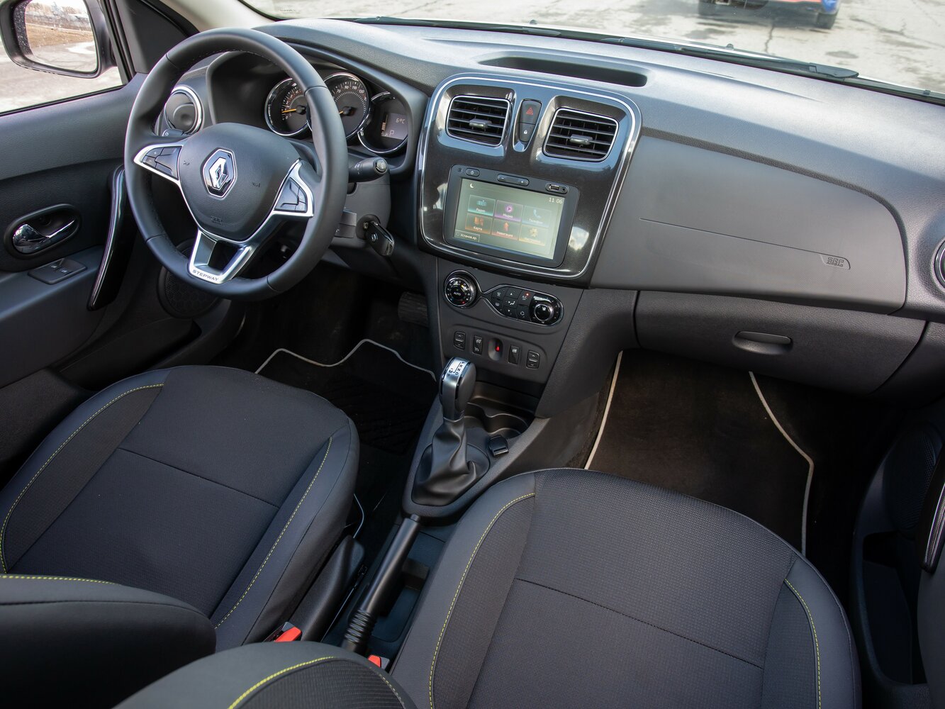Renault Logan II Рестайлинг, 2021, фото 11