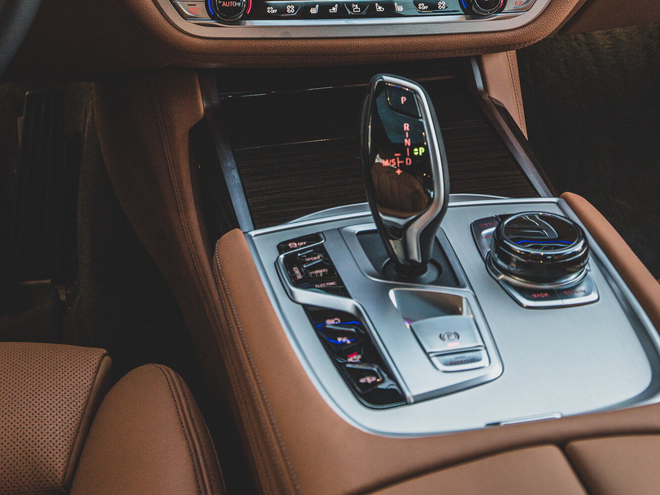 BMW 7 series VI (G11/G12) Рестайлинг, 2019, фото 2