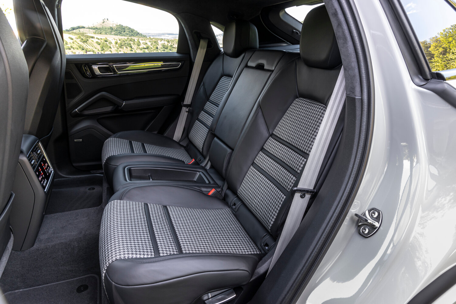 Porsche Cayenne III, 2022, фото 14