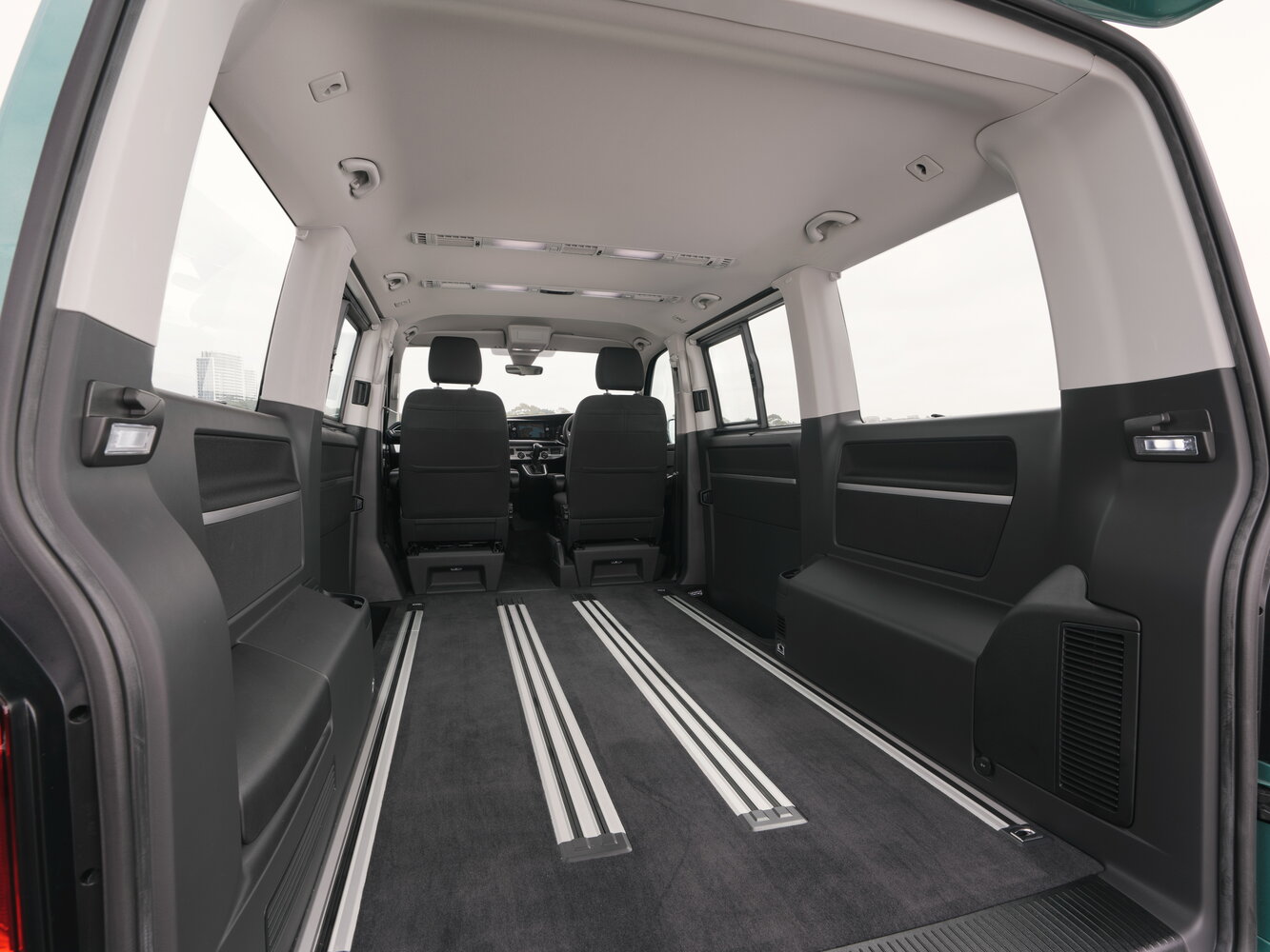 Volkswagen Multivan T6 Рестайлинг, 2024, фото 2