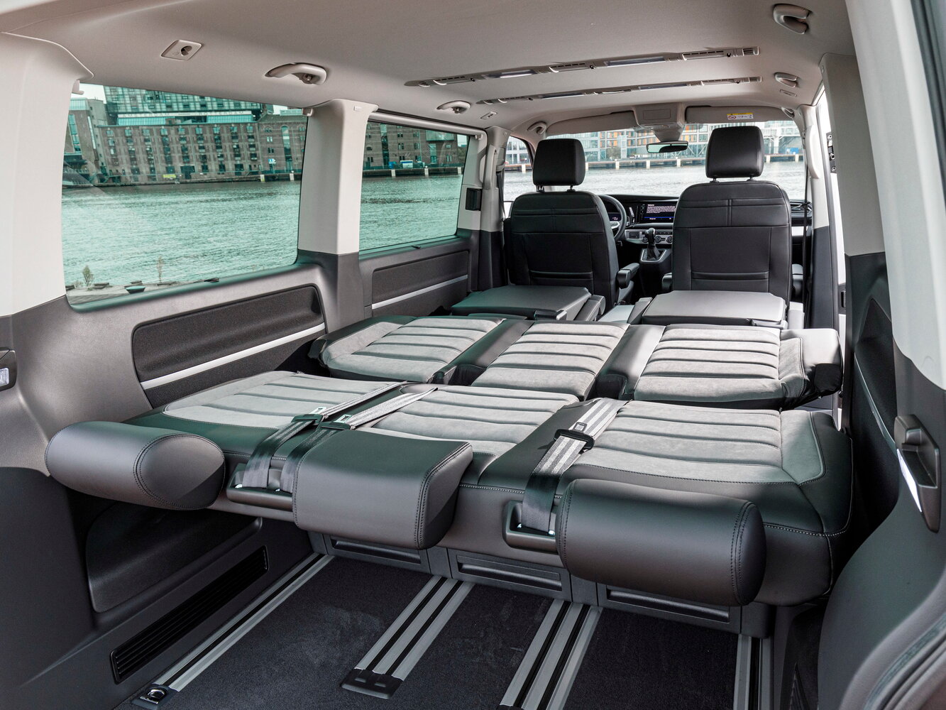 Volkswagen Multivan T6 Рестайлинг, 2024, фото 3