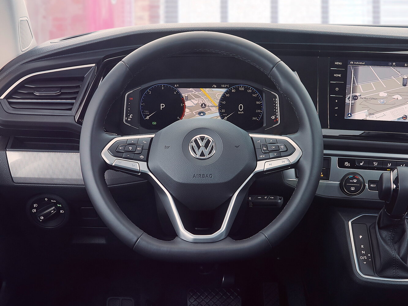 Volkswagen Multivan T6 Рестайлинг, 2024, фото 4