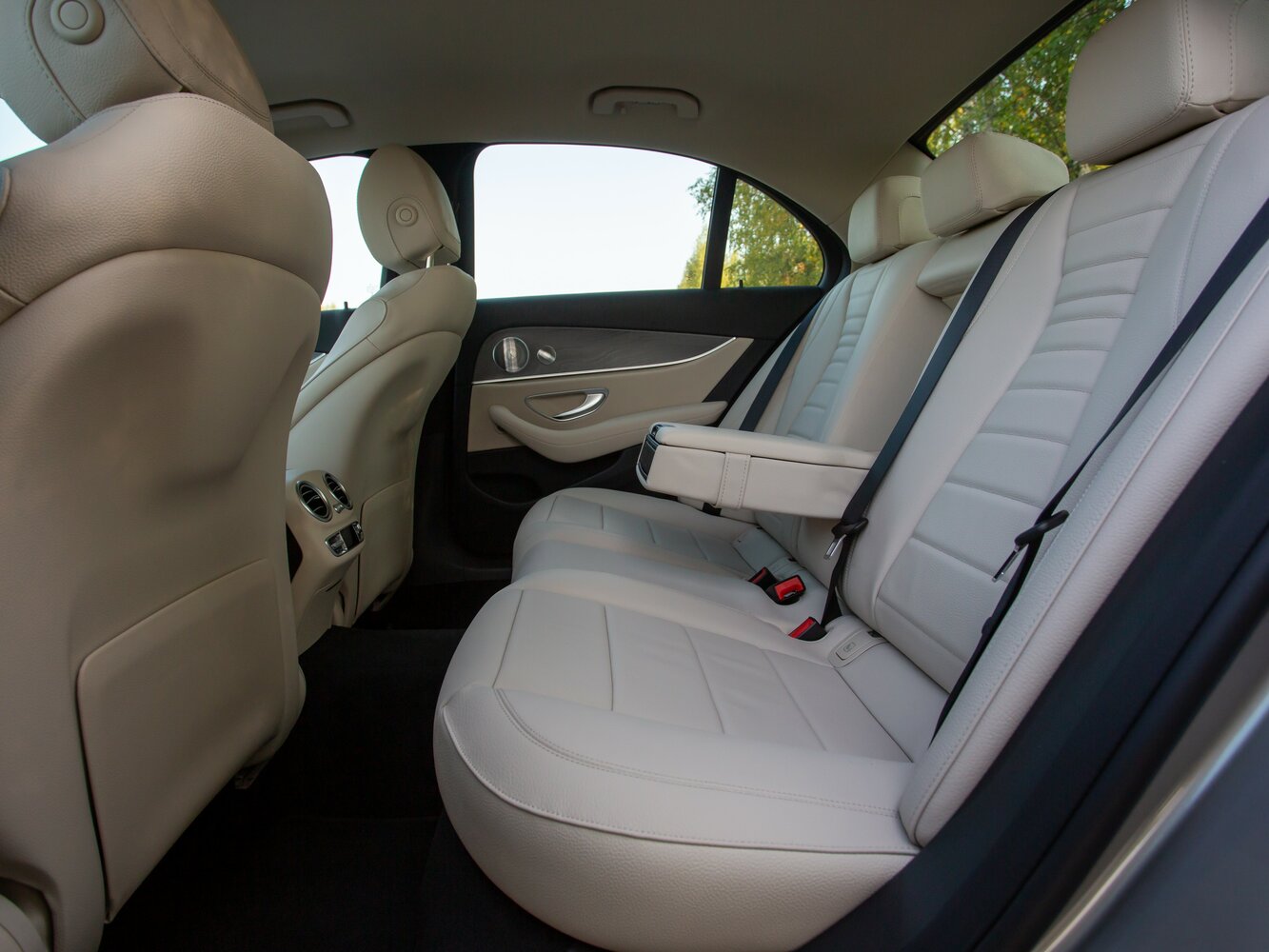 Mercedes-Benz E-Класс V (W213, S213, C238) Рестайлинг, 2023, фото 30