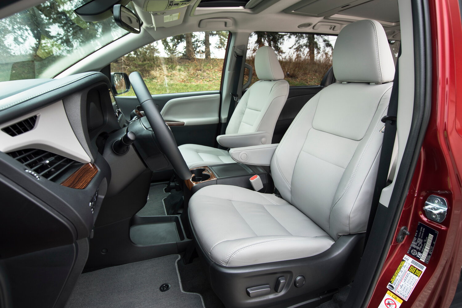 Toyota Sienna III Рестайлинг 2, 2020, фото 6