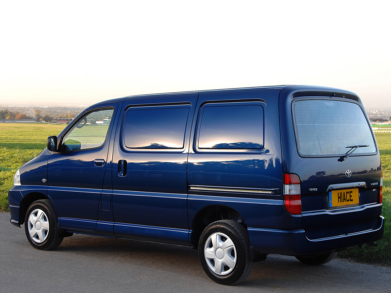 Toyota HiAce XH10 Рестайлинг, 2010, фото 5