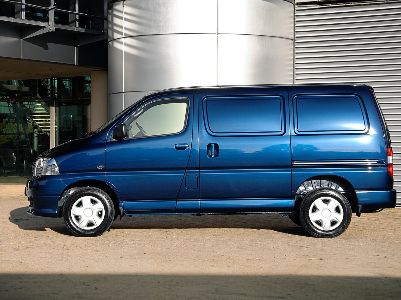Toyota HiAce XH10 Рестайлинг, 2010, фото 6