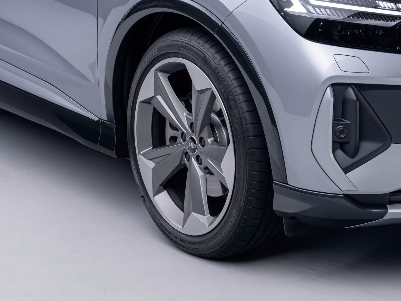 Audi Q4 Sportback e-tron I, 2023, фото 9