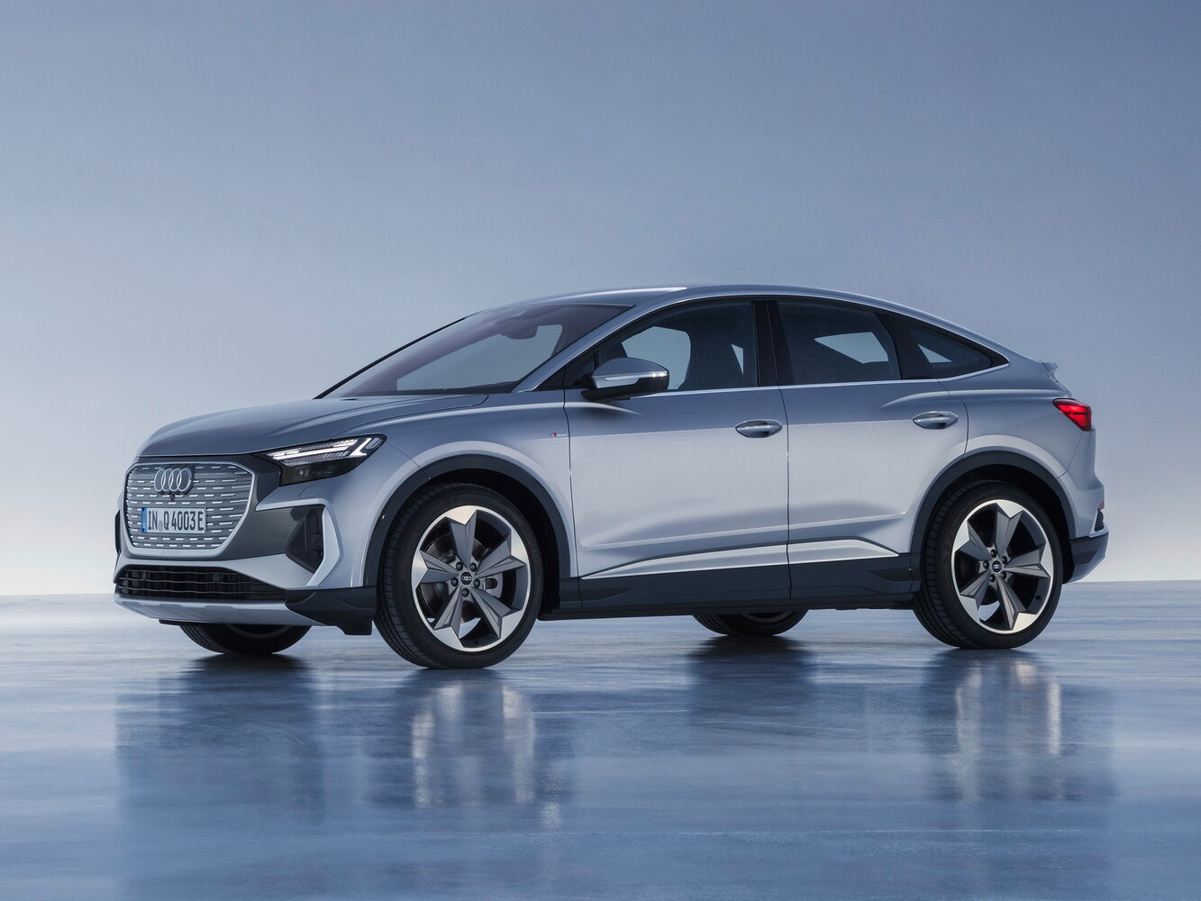Audi Q4 Sportback e-tron I, 2023, фото 4