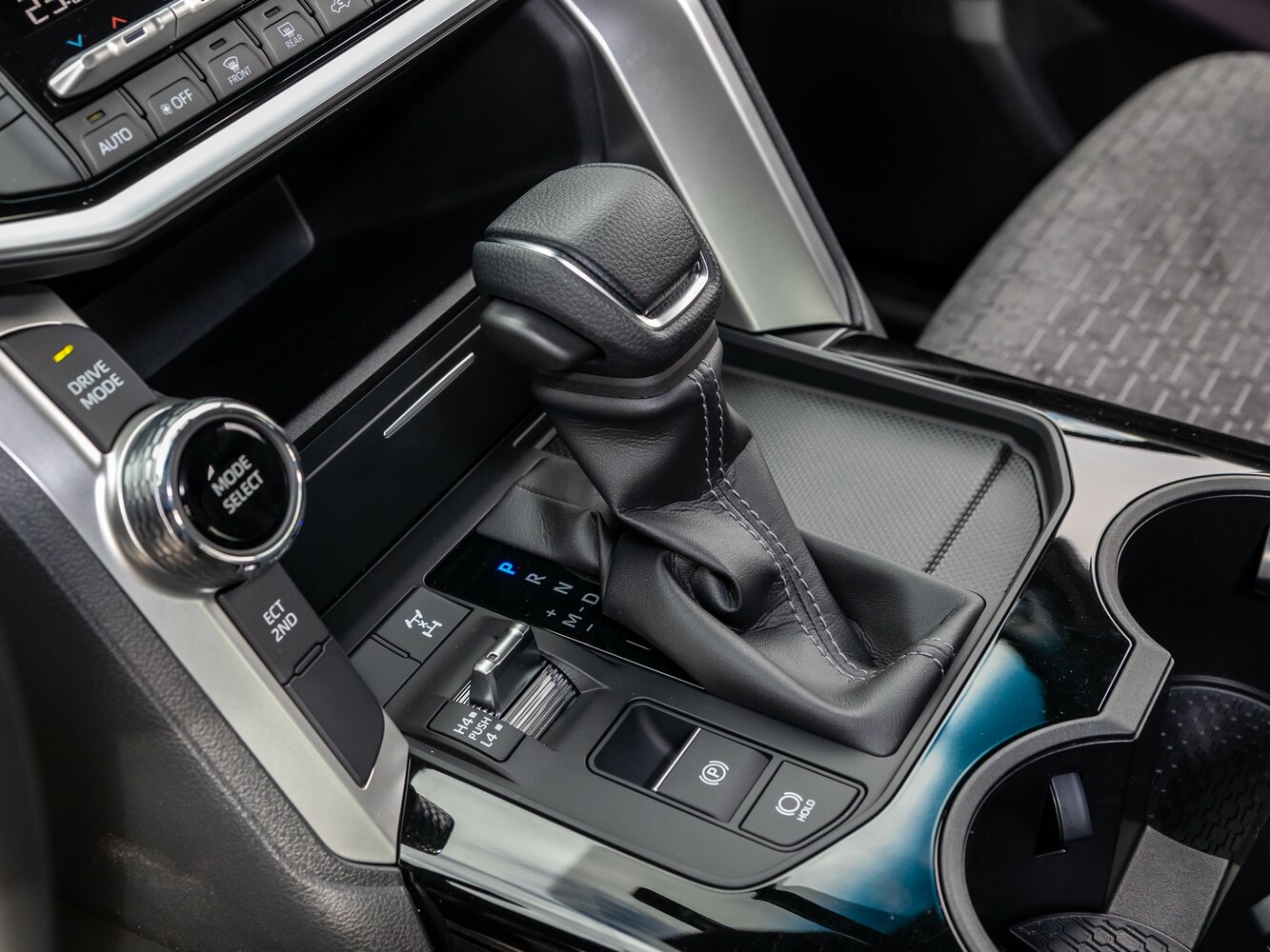 Toyota Land Cruiser 300 Series, 2025, фото 31