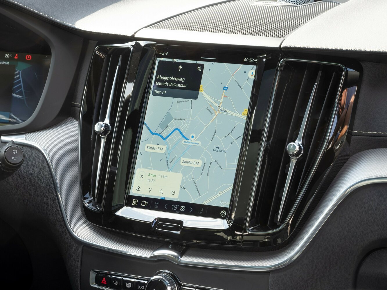 Volvo XC60 II Рестайлинг, 2022, фото 9