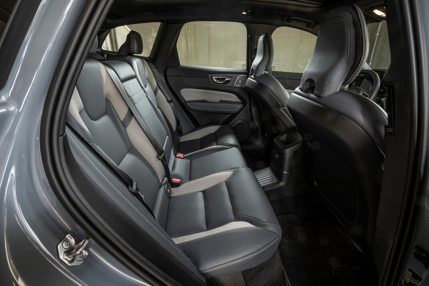 Volvo XC60 II Рестайлинг, 2022, фото 3