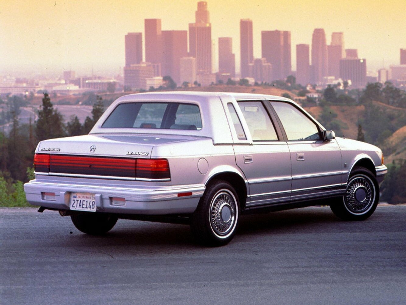 Chrysler LeBaron III Рестайлинг, 1992, фото 2