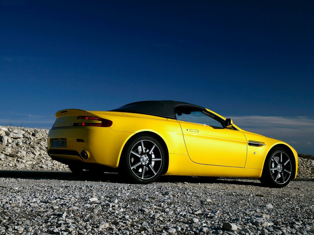 Aston Martin V8 Vantage III, 2005, фото 1