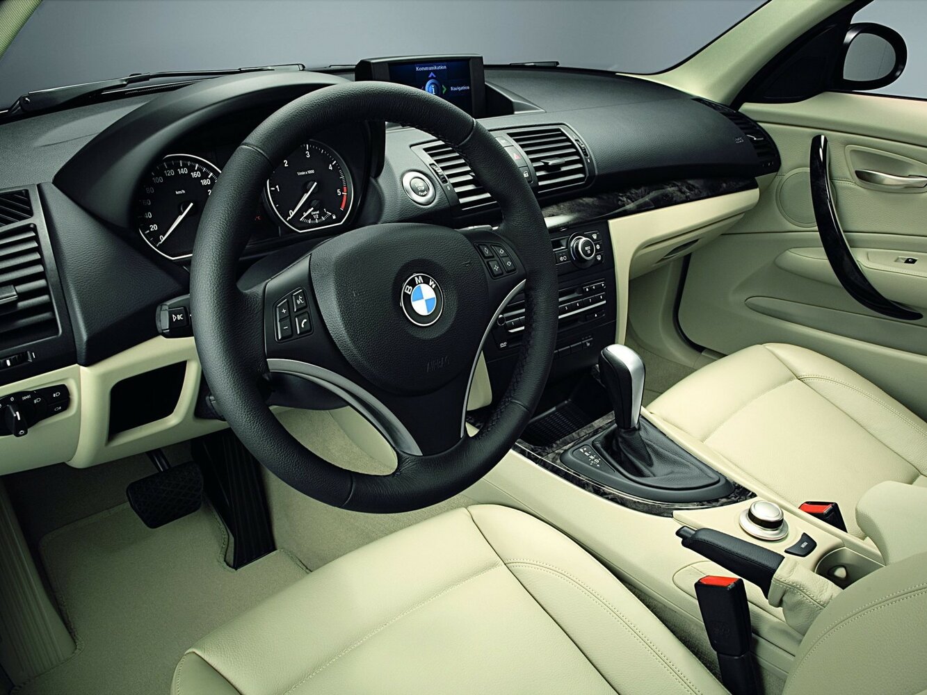 BMW 1 series I (E81/E82/E87/E88) Рестайлинг, 2010, фото 13