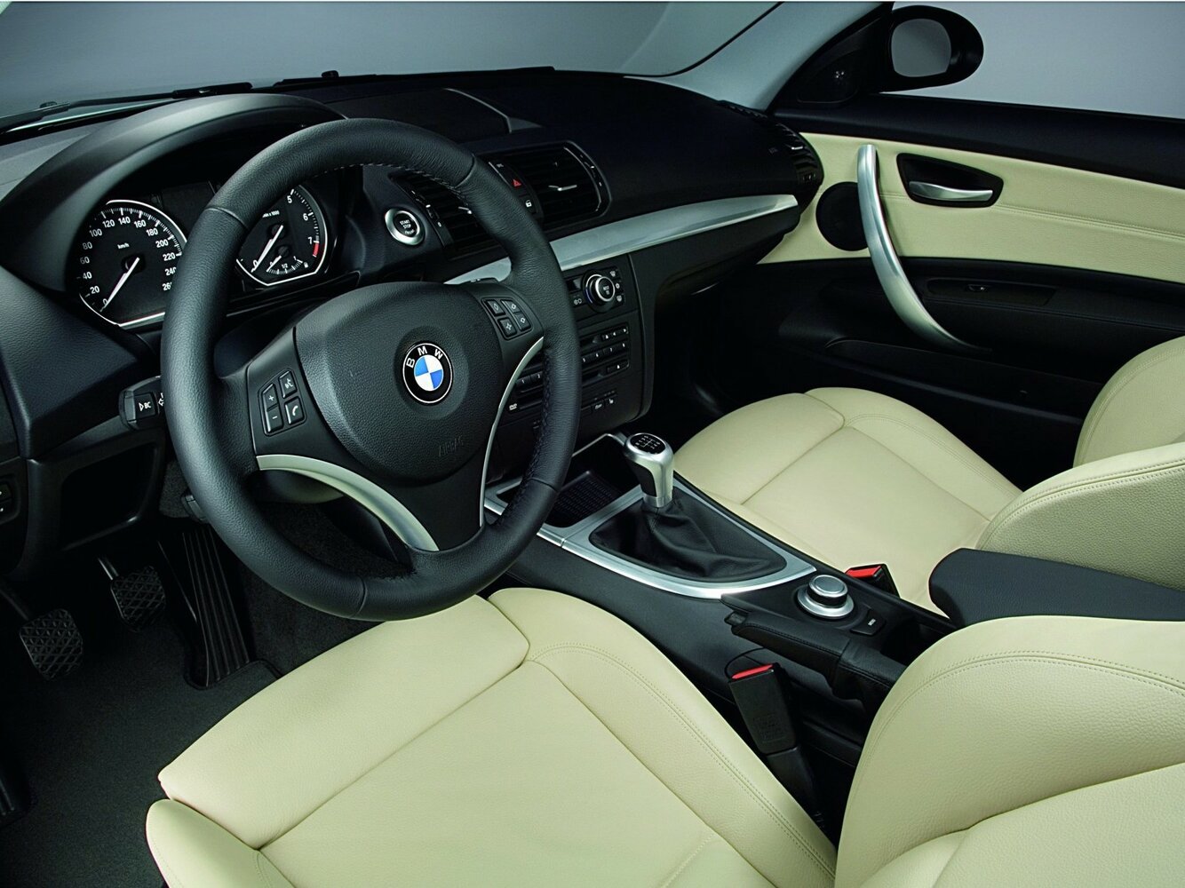 BMW 1 series I (E81/E82/E87/E88) Рестайлинг, 2011, фото 12