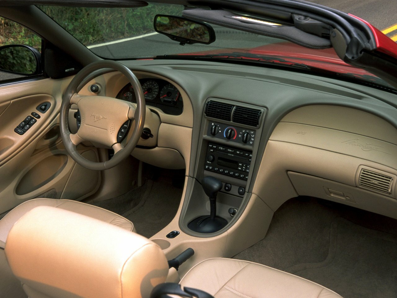 Ford Mustang IV Рестайлинг, 2000, фото 2