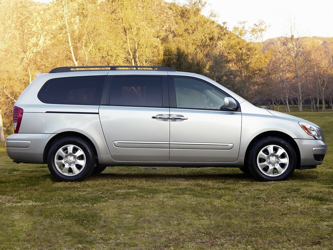 Hyundai Entourage, 2009, фото 2