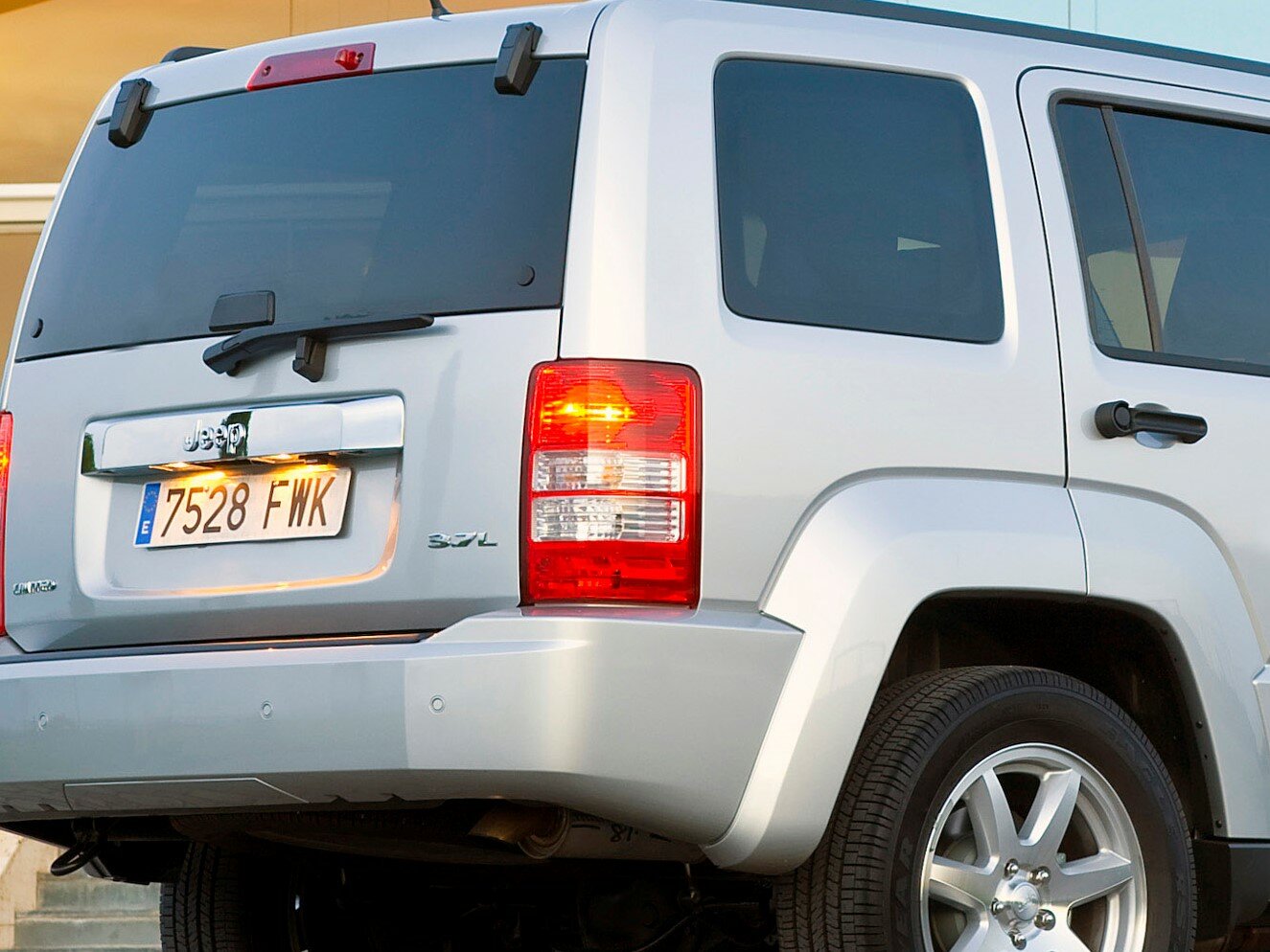 Jeep Cherokee IV (KK), 2009, фото 2