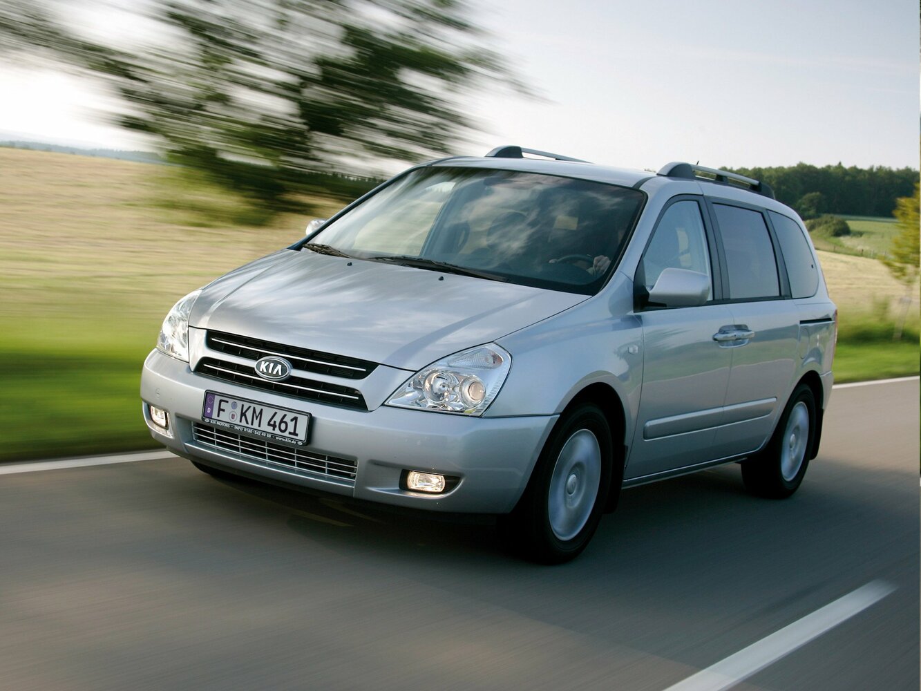 Kia Carnival II, 2012, фото 2