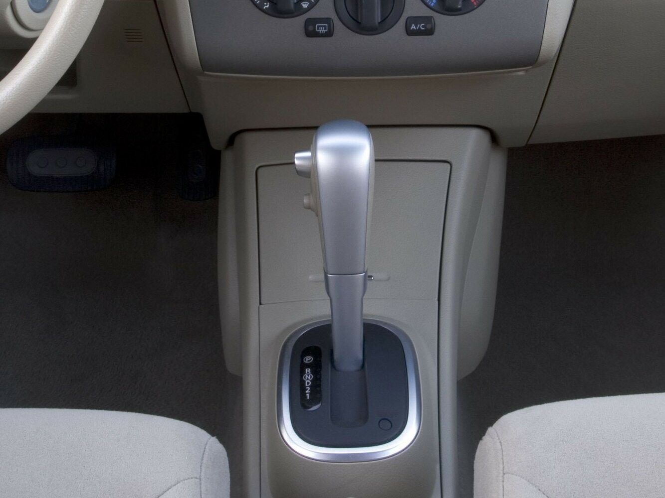 Nissan Tiida I Рестайлинг, 2010, фото 16