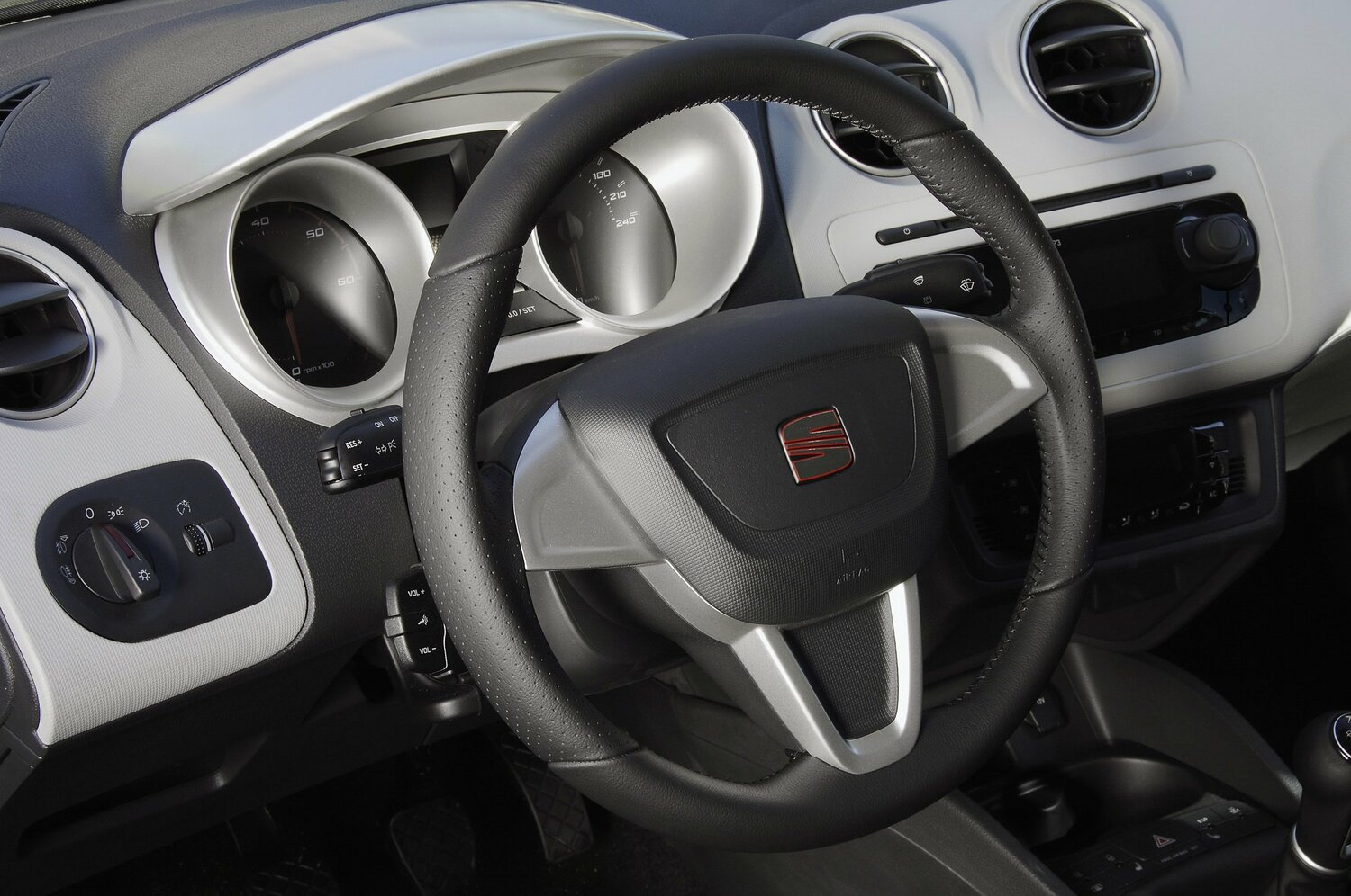 SEAT Ibiza IV, 2008, фото 11