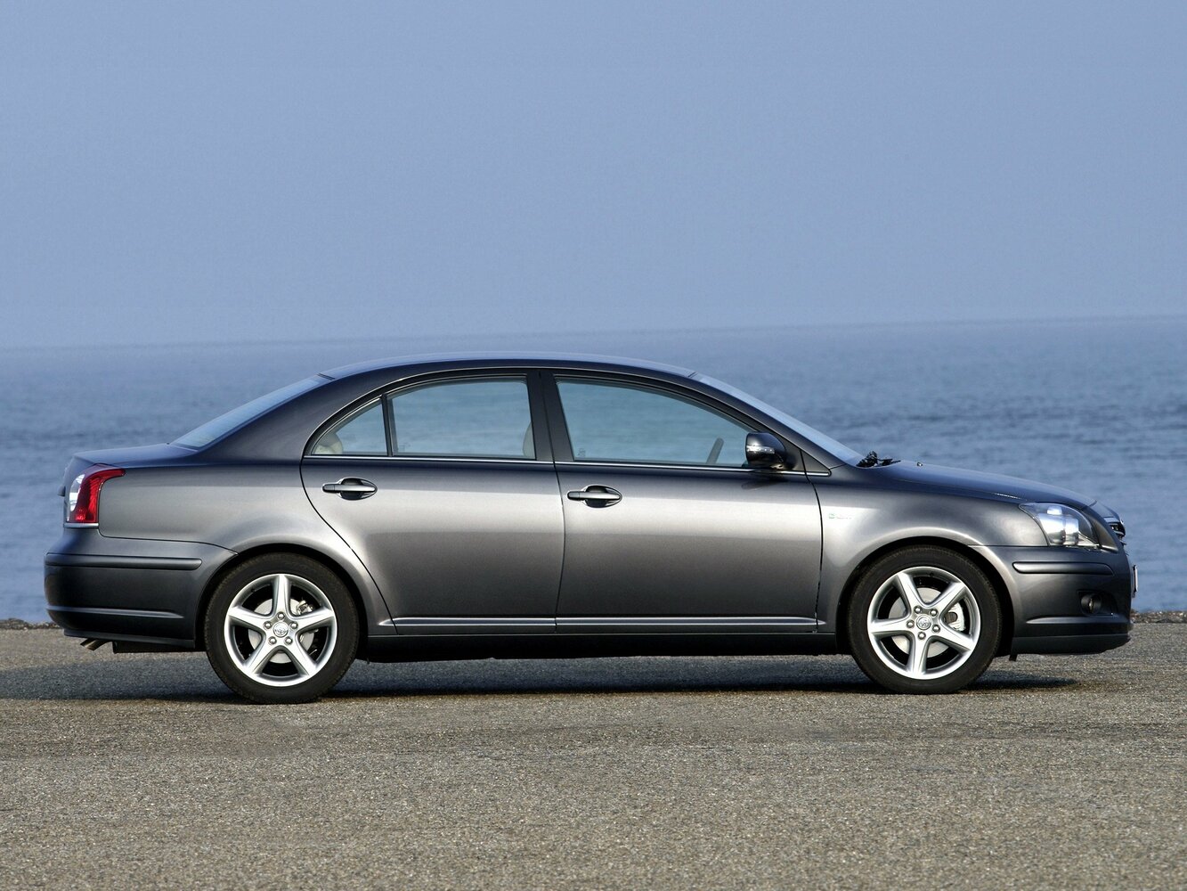 Toyota Avensis II Рестайлинг, 2009, фото 2