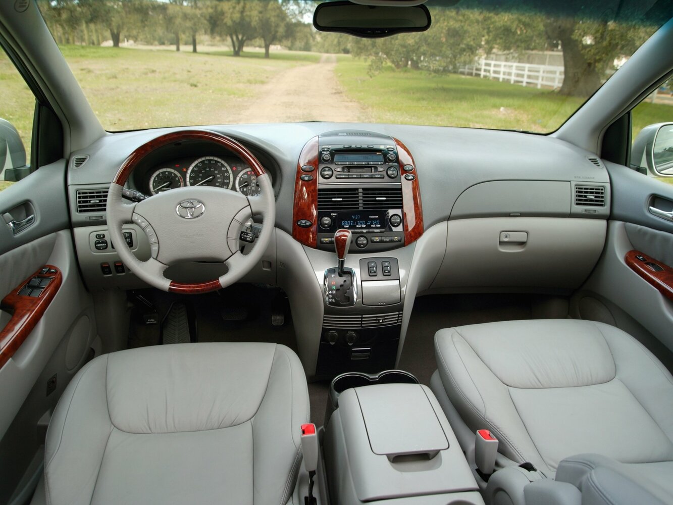 Toyota Sienna II, 2005, фото 2