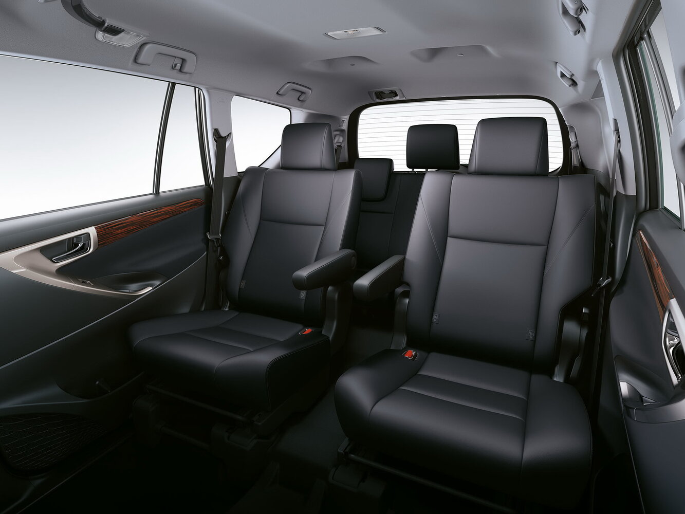 Toyota Innova II, 2015, фото 7