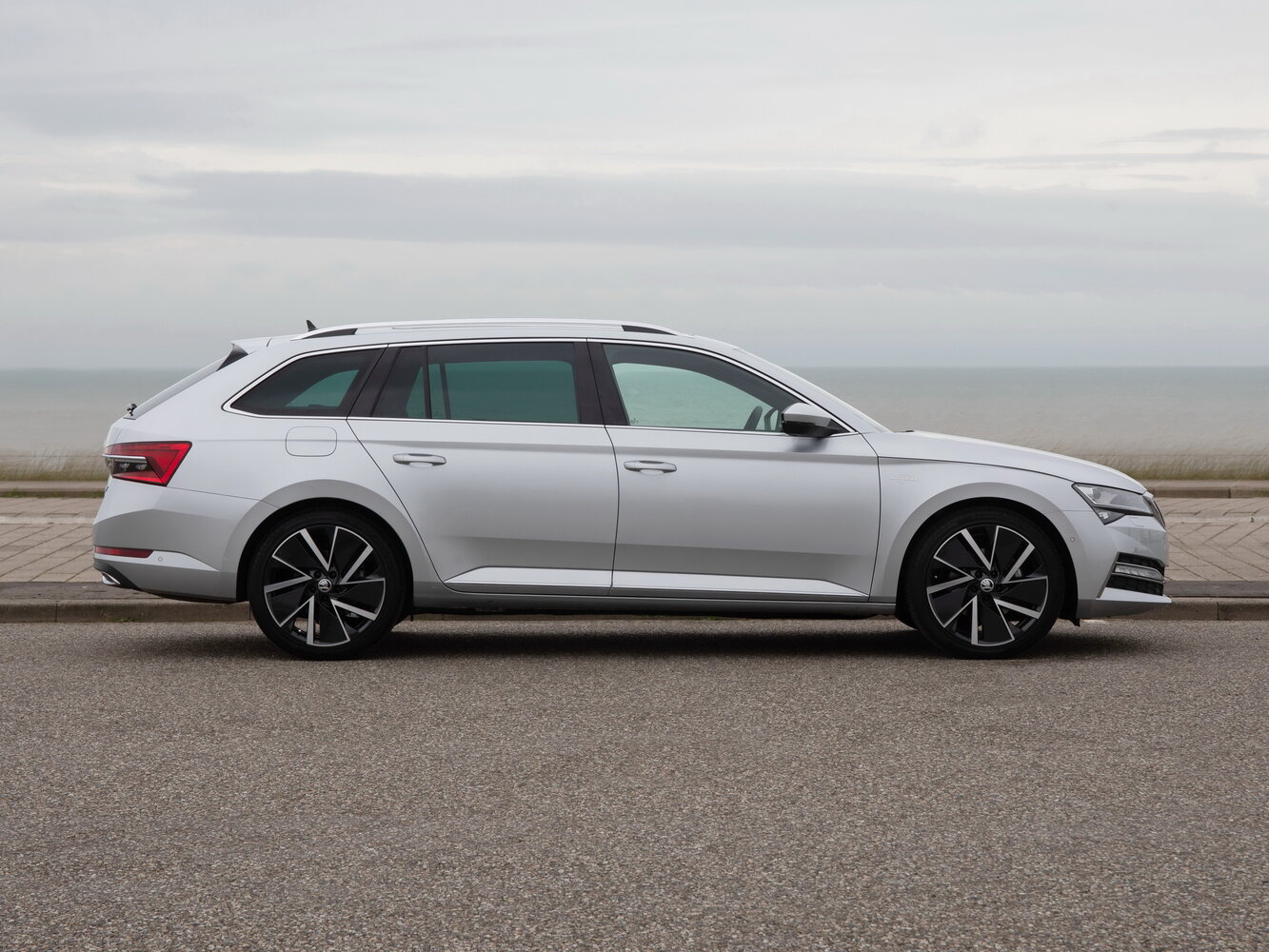 Skoda Superb III Рестайлинг, 2025, фото 10