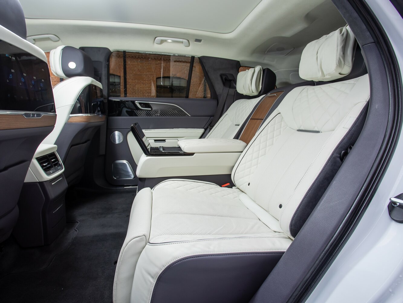 Hongqi E-HS9, 2025, фото 9