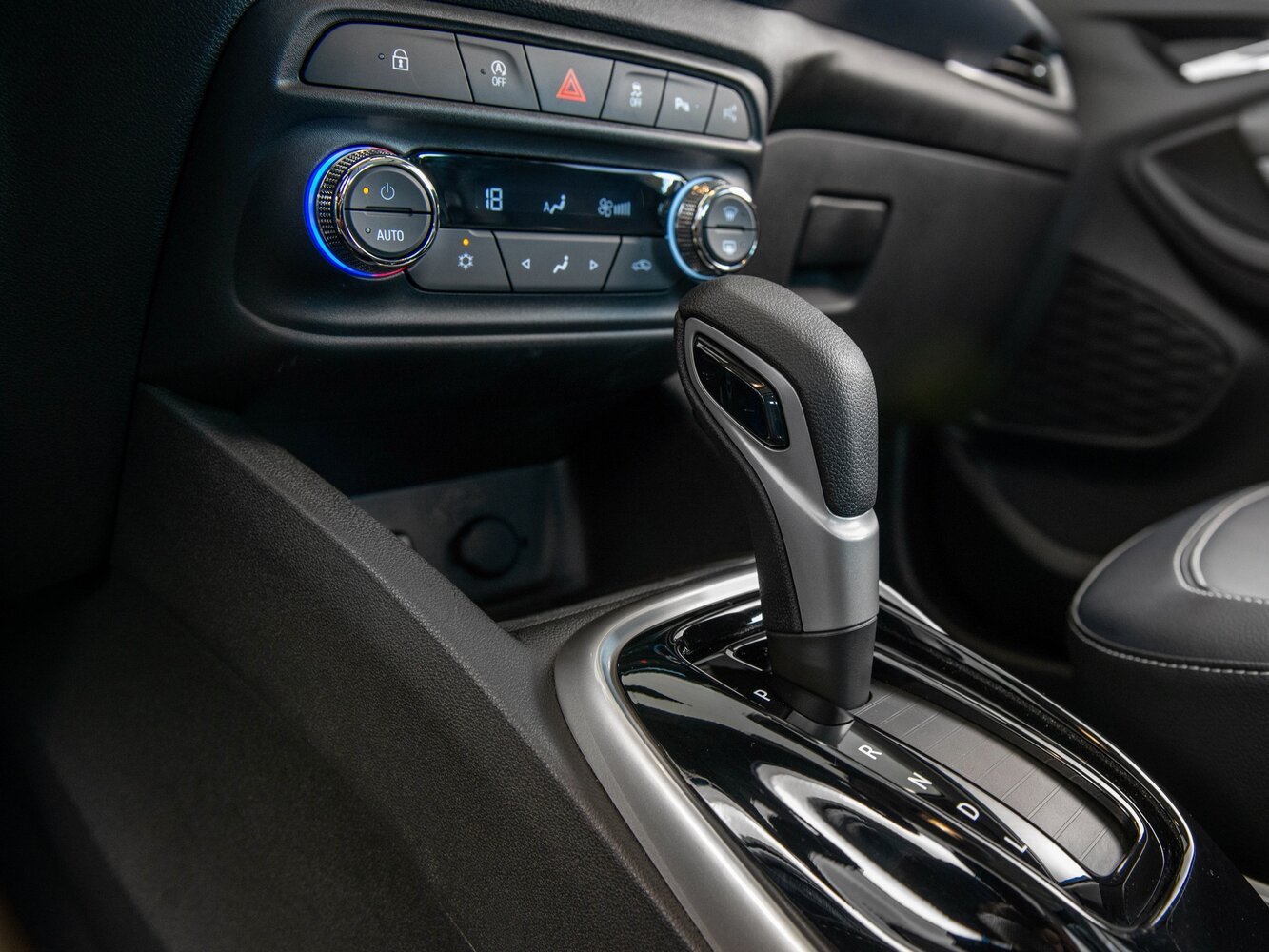 Chevrolet Tracker IV, 2024, фото 2