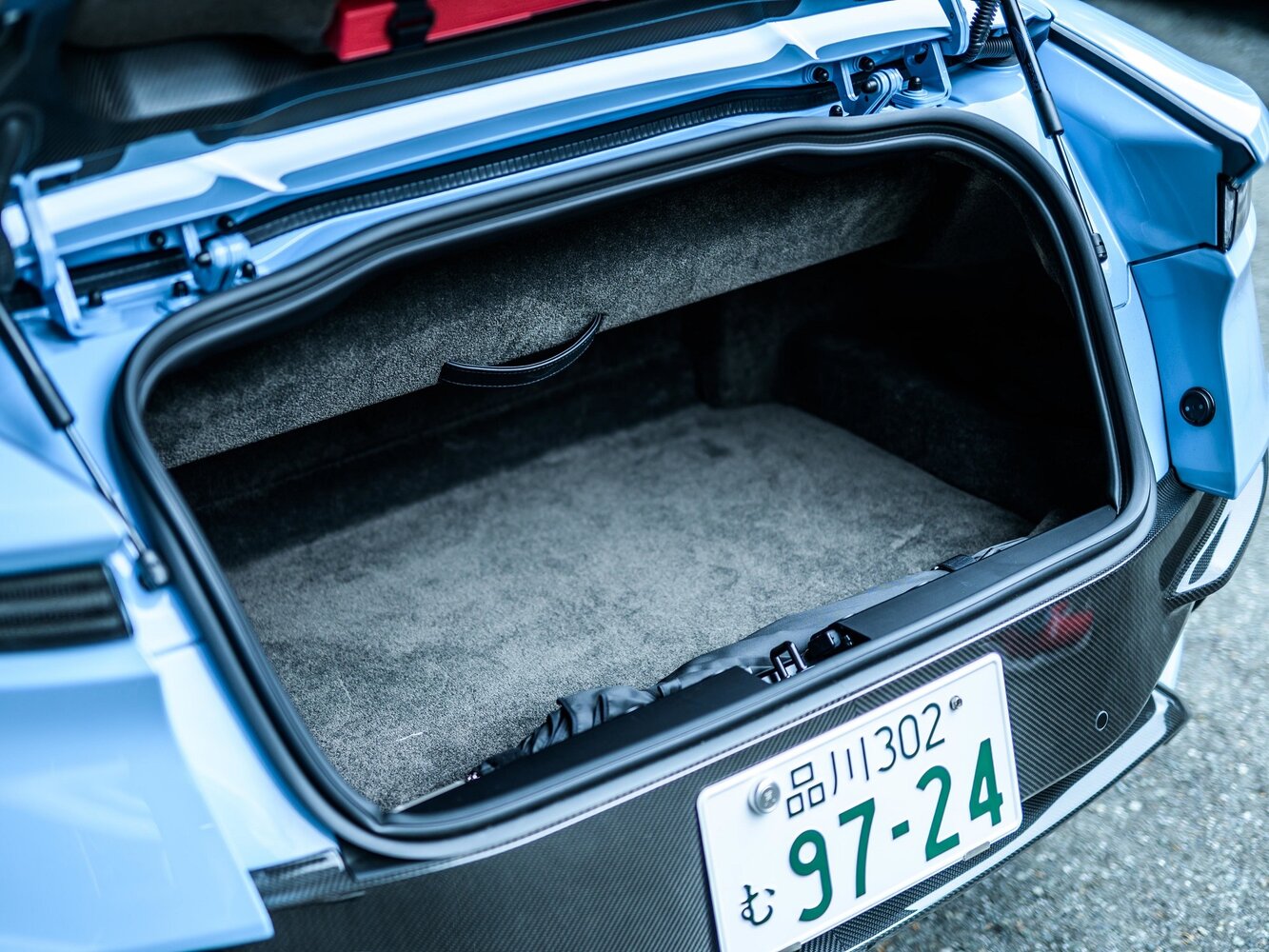 Aston Martin DBS III, 2024, фото 8