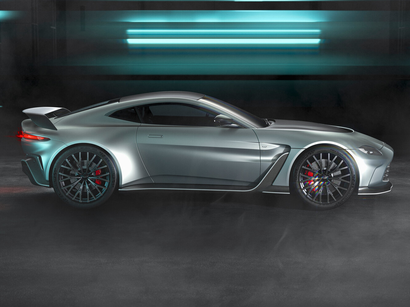 Aston Martin V12 Vantage II, 2023, фото 4