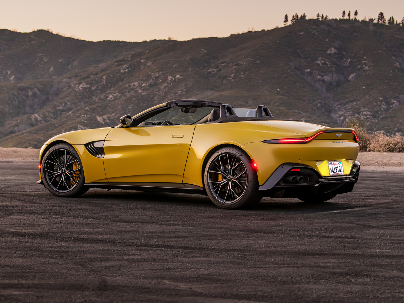 Aston Martin V8 Vantage IV, 2017, фото 7
