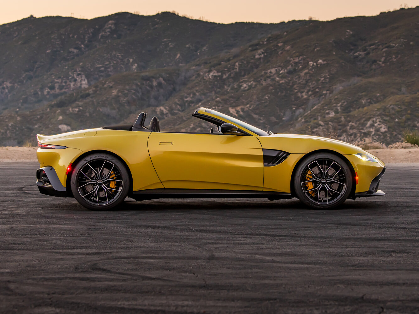 Aston Martin V8 Vantage IV, 2017, фото 8