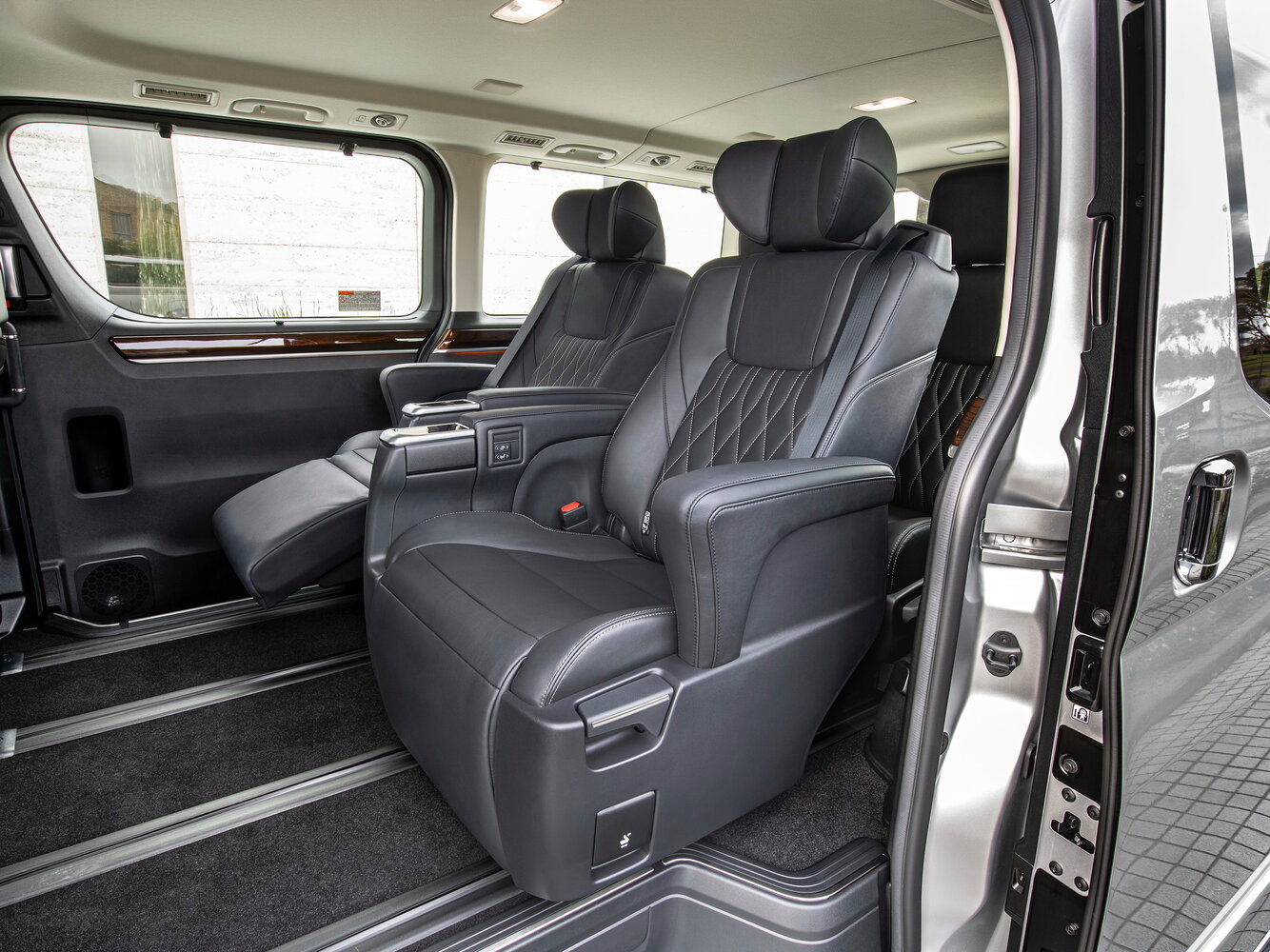 Toyota Granvia II, 2026, фото 1