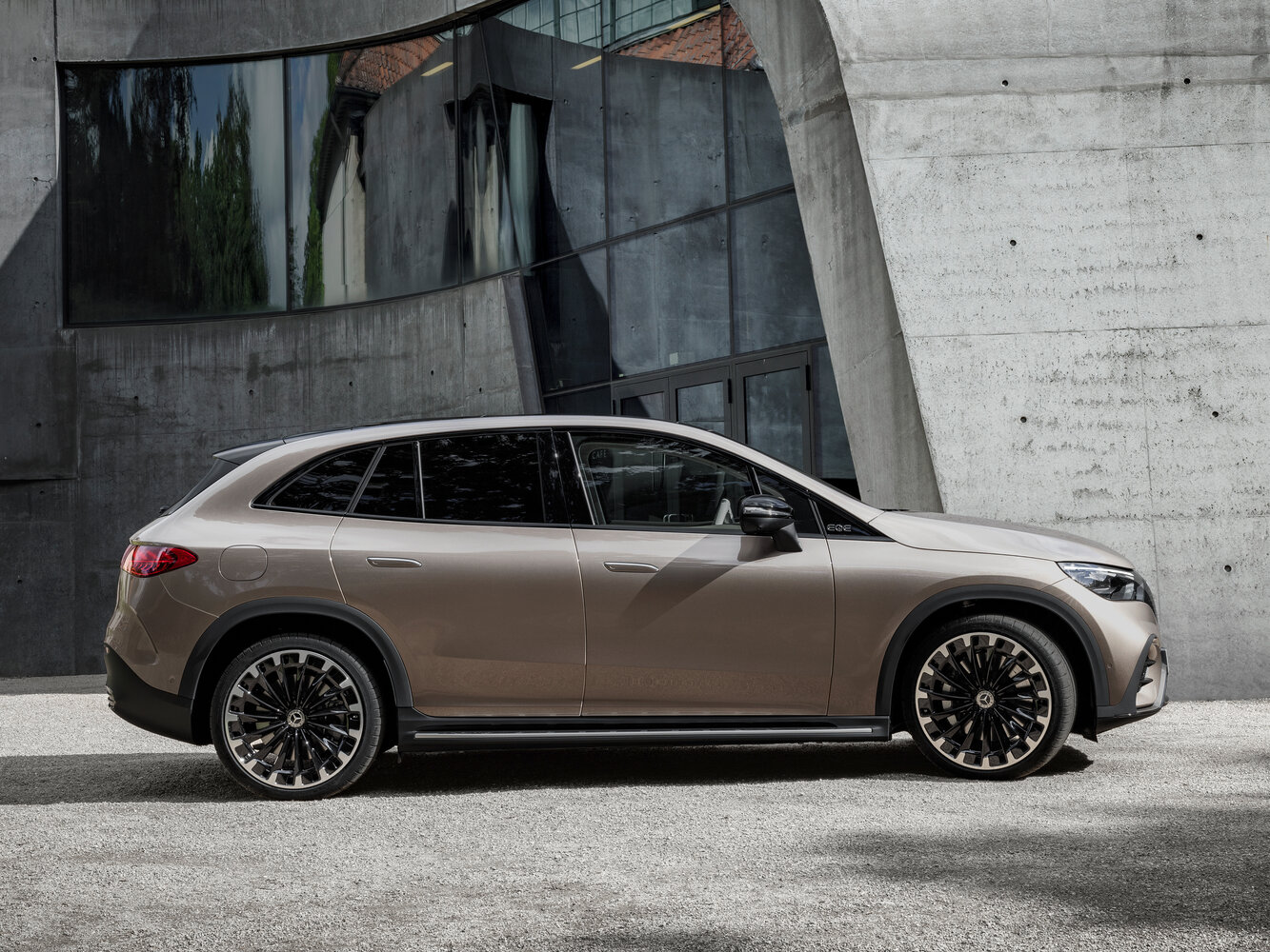 Mercedes-Benz EQE SUV, 2026, фото 2