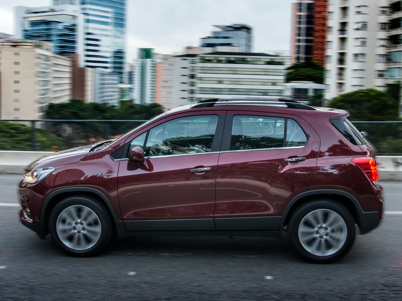 Chevrolet Tracker III Рестайлинг, 2021, фото 4