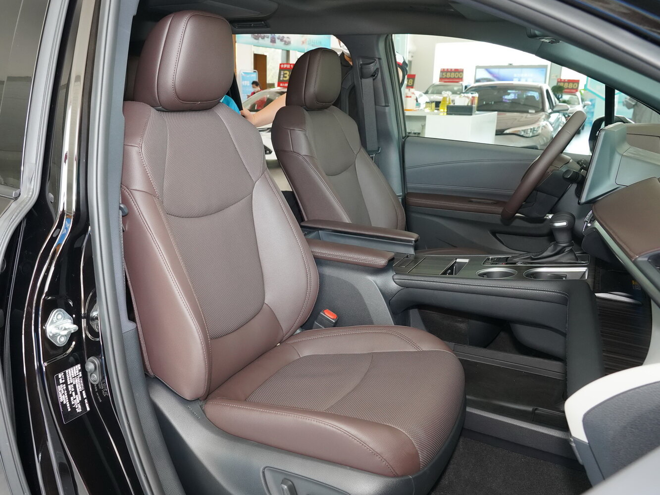 Toyota Granvia XL40 (China Market), 2026, фото 13