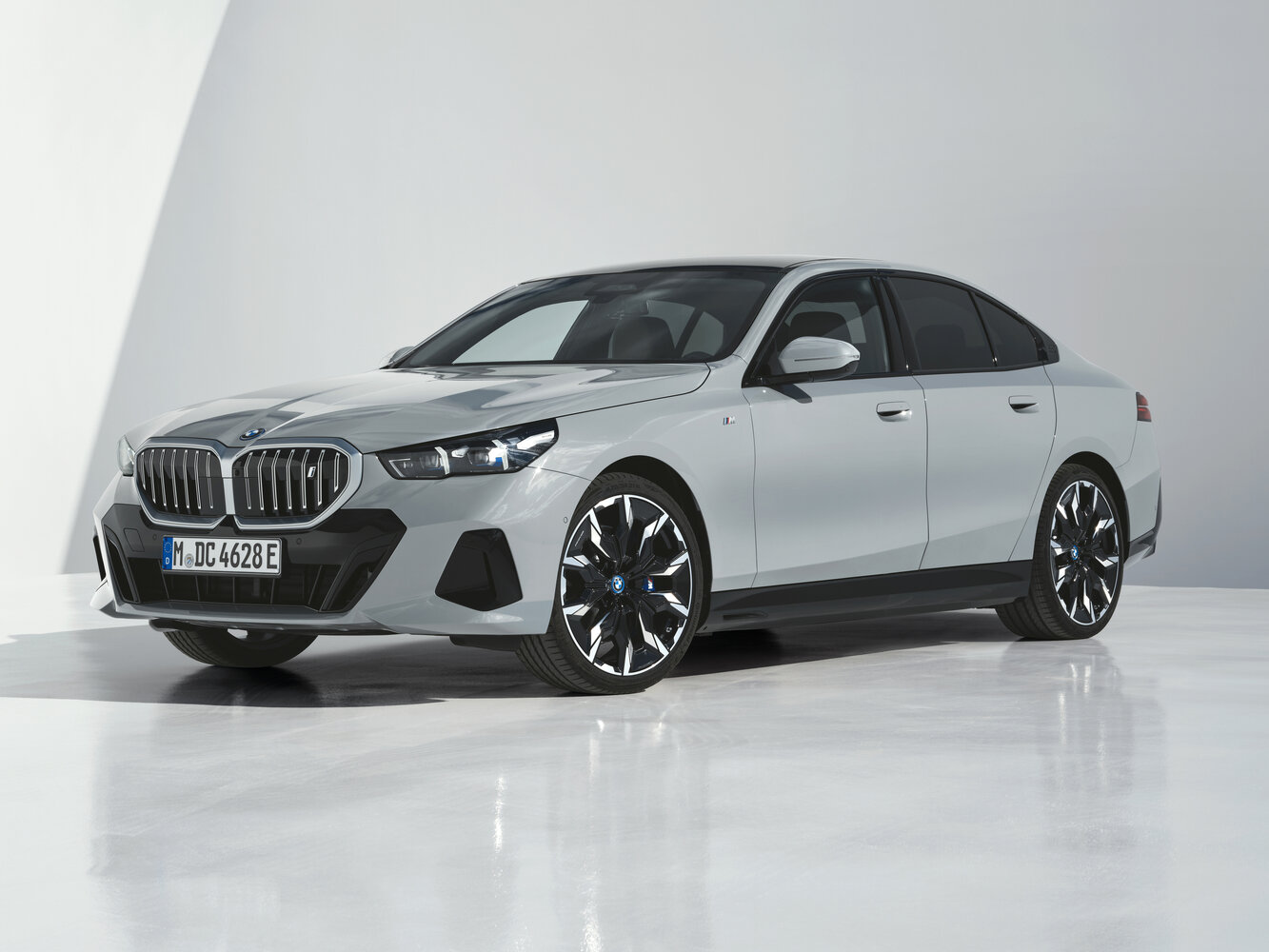 BMW i5, 2026, фото 2