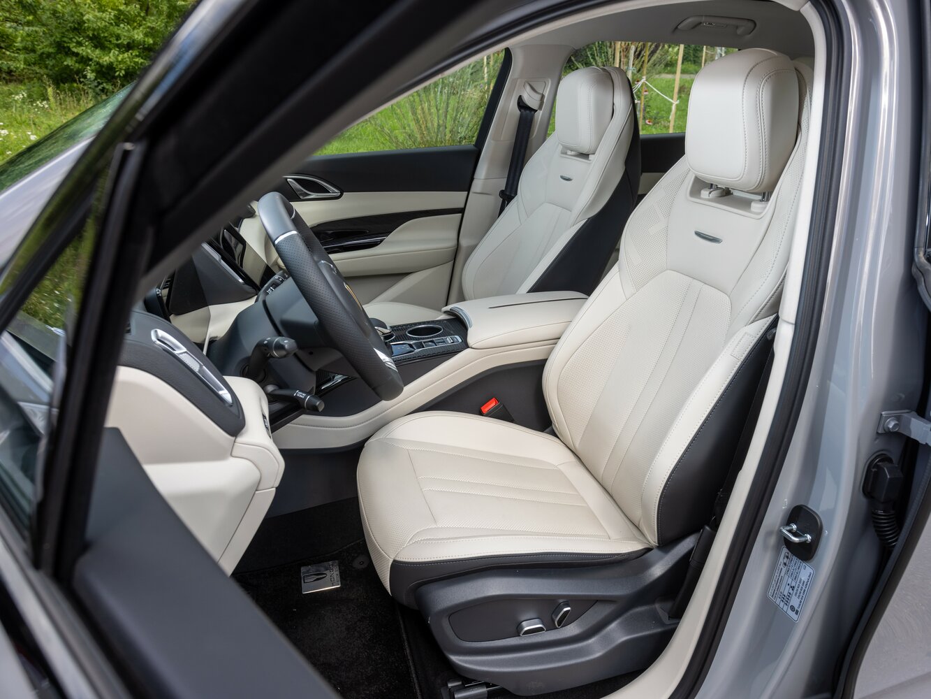 Hongqi HS3, 2025, фото 7
