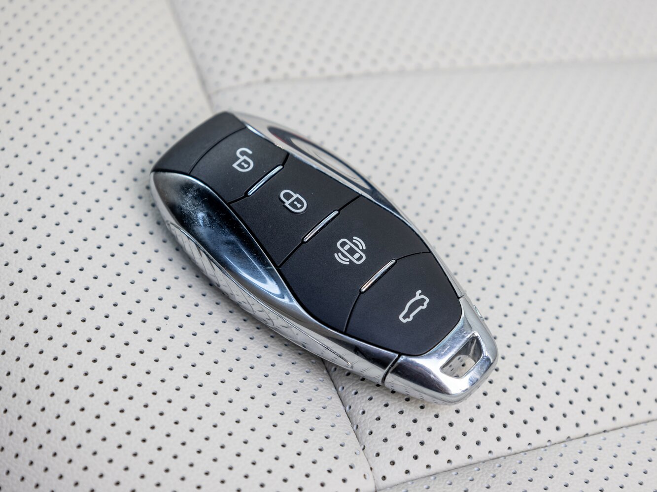 Hongqi HS3, 2025, фото 14