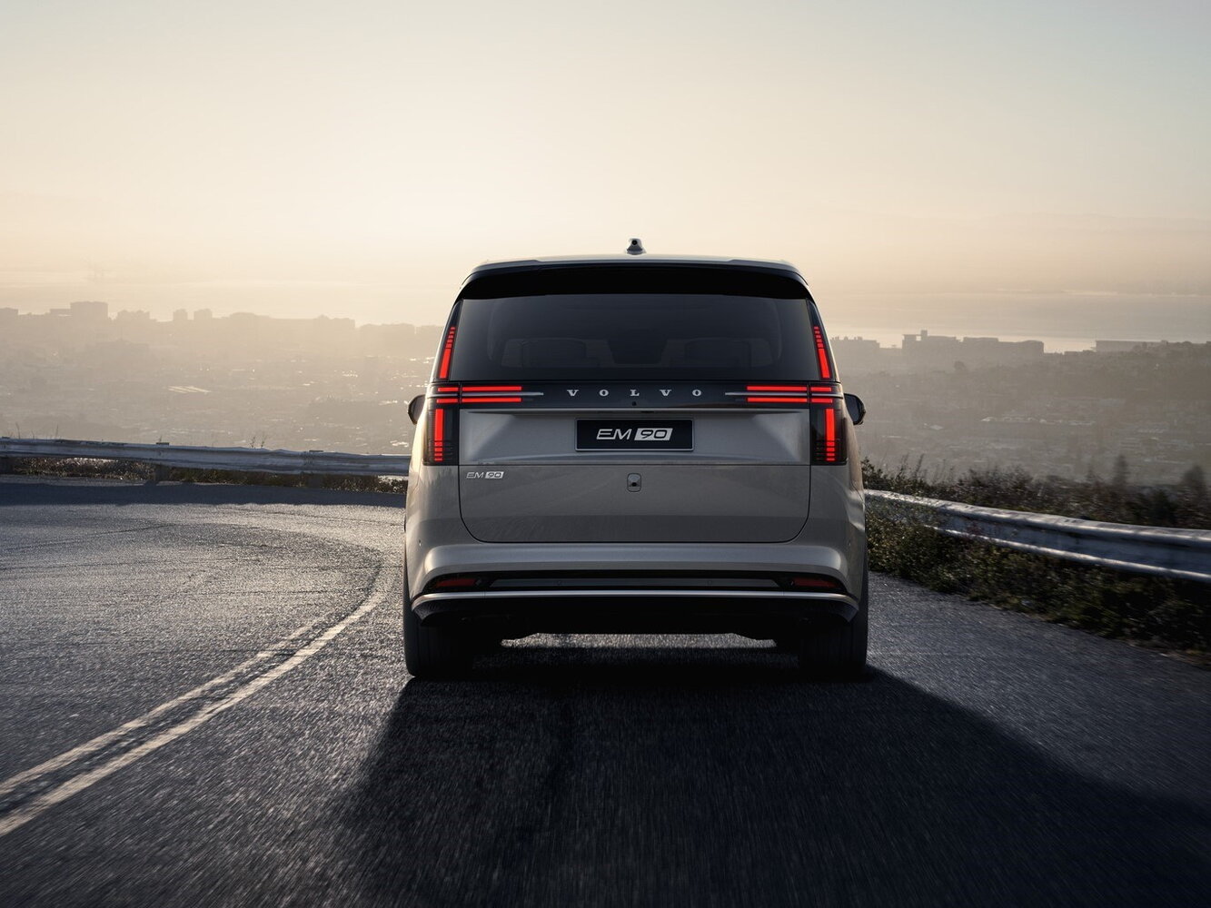 Volvo EM90, 2023, фото 9