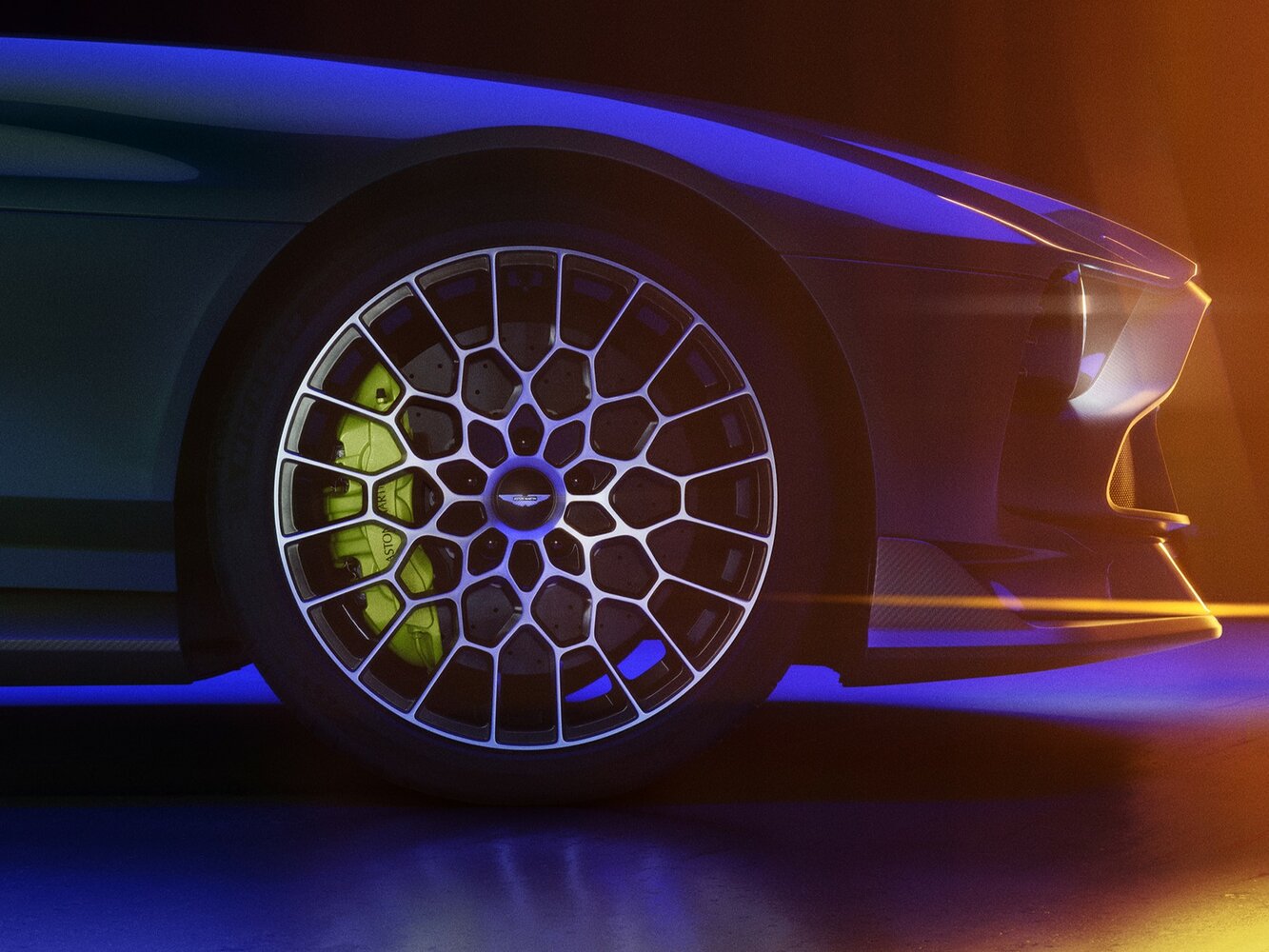 Aston Martin Valour, 2024, фото 6