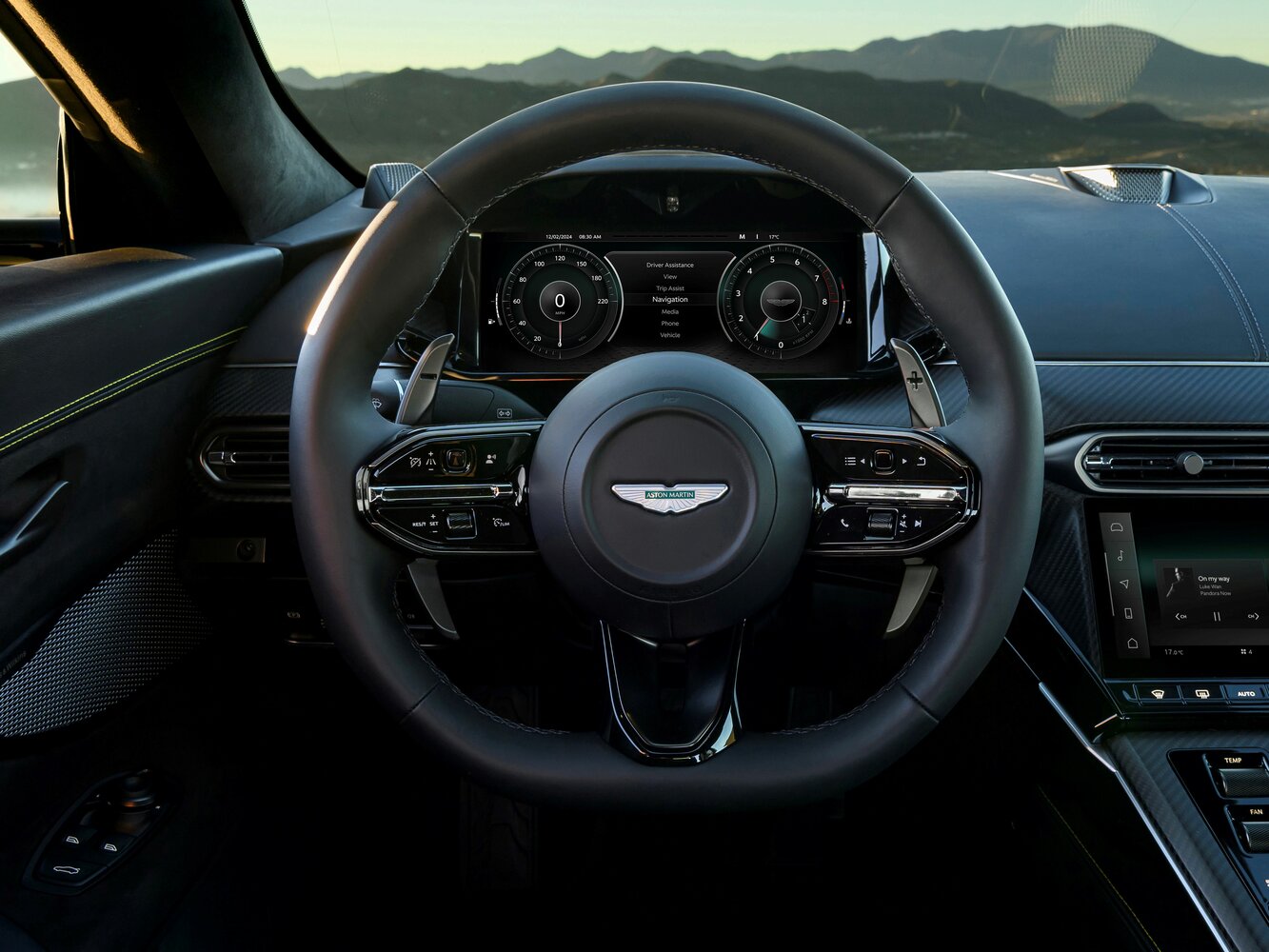 Aston Martin V8 Vantage IV Рестайлинг, 2024, фото 6